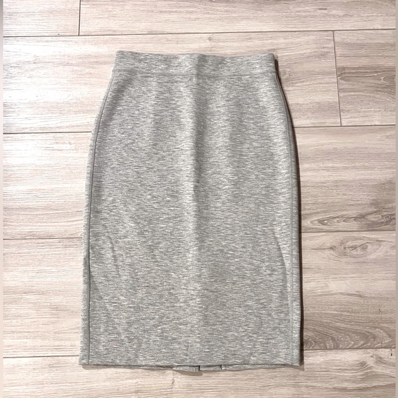 (New)Ann Taylor Sweatskirt, size 2 - Picture 1 of 6